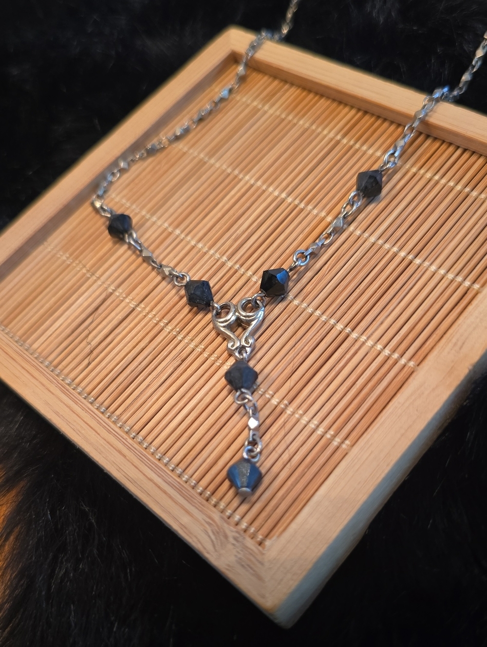 Delicate Black Bead Y-Style Necklace - Women Jewelry